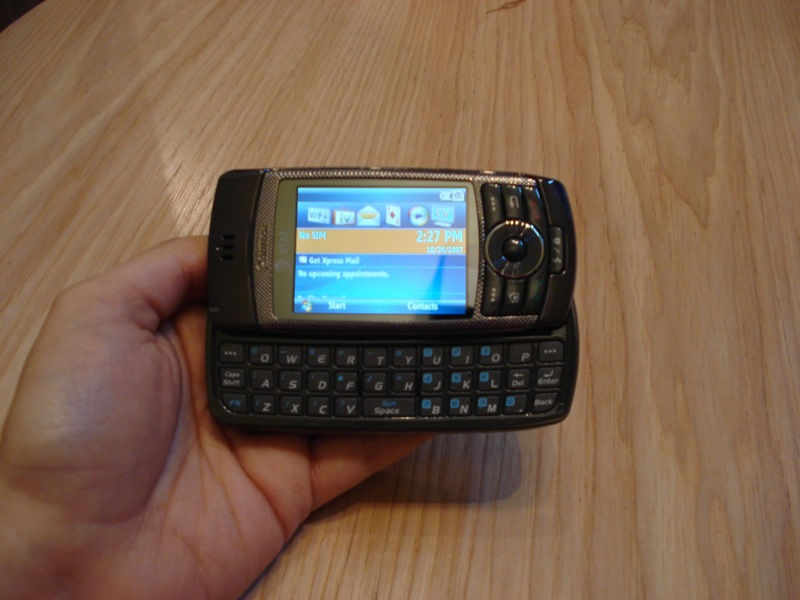 Illustration for article titled AT&T's New Pantech Duo Hands On (Gallery)